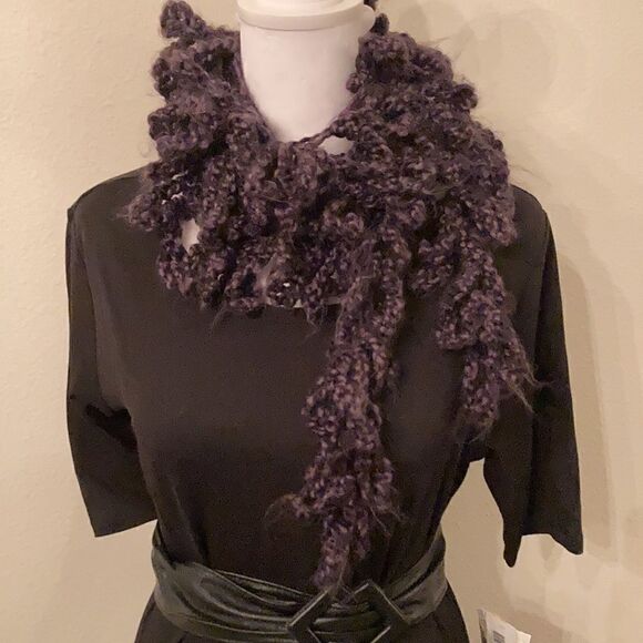 Brand new hand crocheted fuzzy purple Boa scarf - Picture 5 of 10